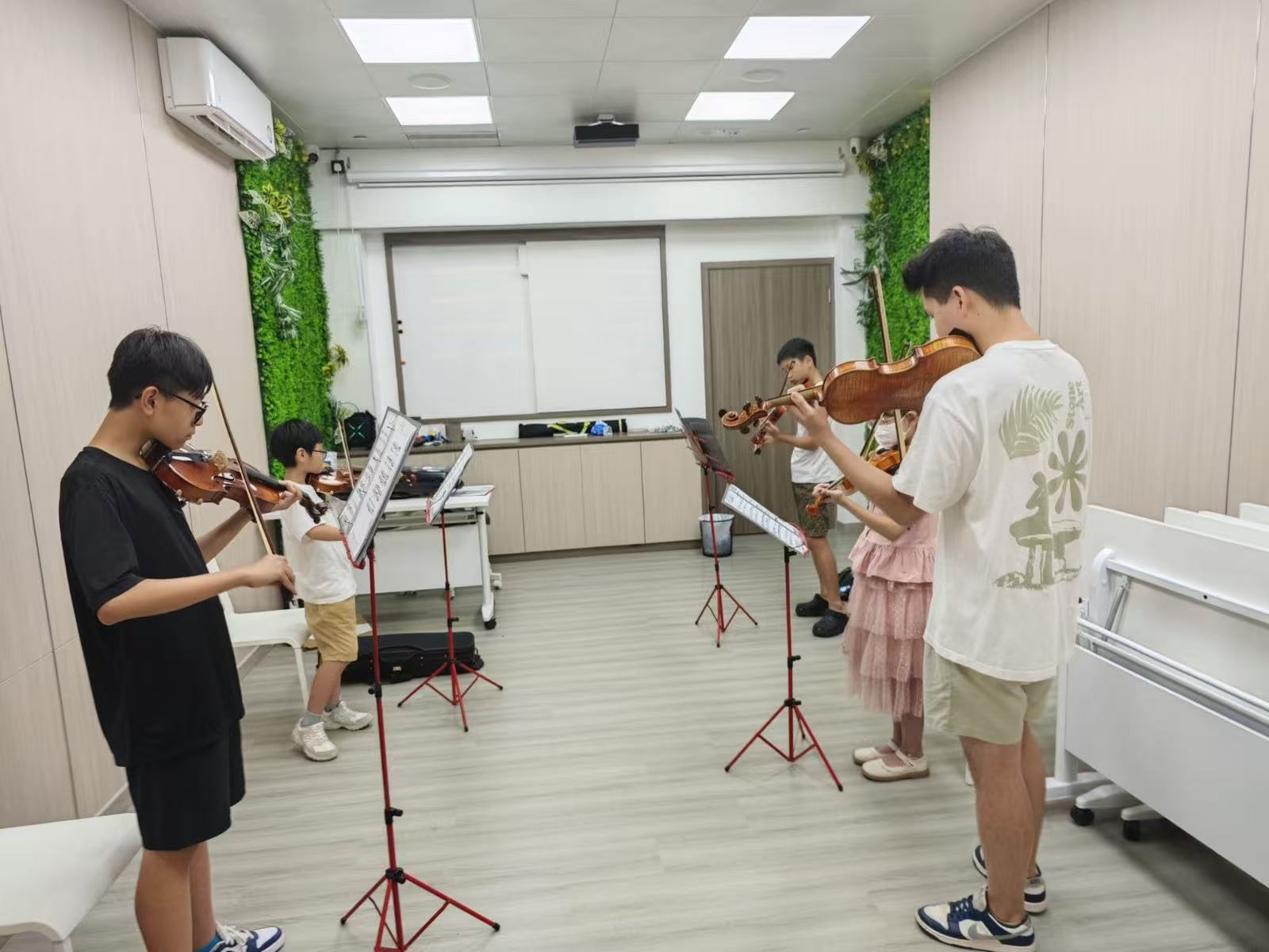 UCESR 聯合華人企業社會責任慈善基金